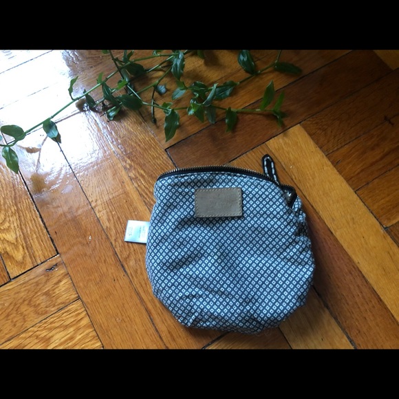 Anthropologie pouch - Picture 7 of 11